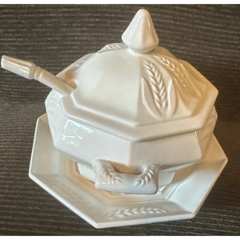 Vintage 1970s California Pottery White Ceramic‎ Soup Tureen Wheat Motif Set